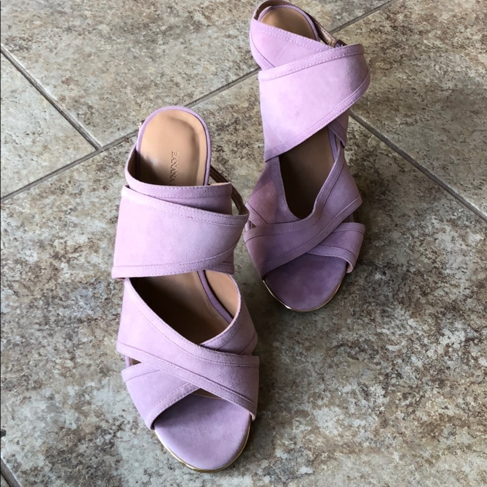 Brand New Banana Republic lavender suede heel 8
